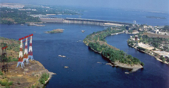 Source is http://www.encyclopediaofukraine.com/picturedisplay.asp?linkpath=pic\D\N\Dnieper%20River%20Zaporizhia%20dam.jpg