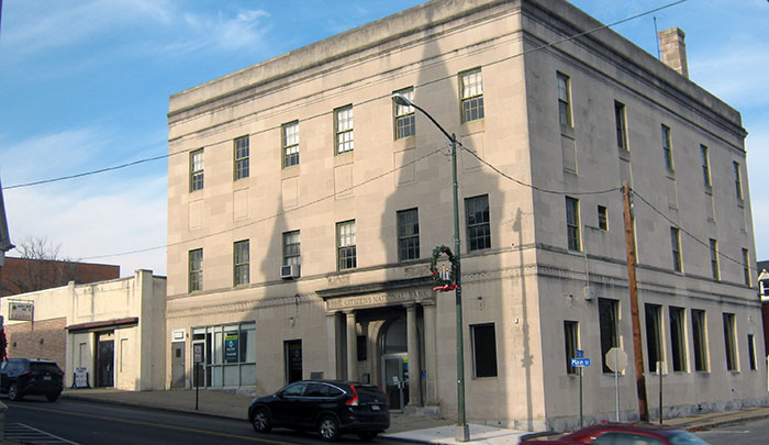 The former Citizens National Bank